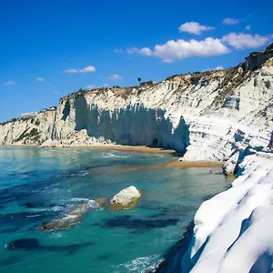 https://domus-iris.sicilyhotelsitaly.net