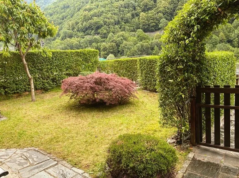 Appartamento Con Giardino E Box In Valmalenco Torre di Santa Maria Apartment