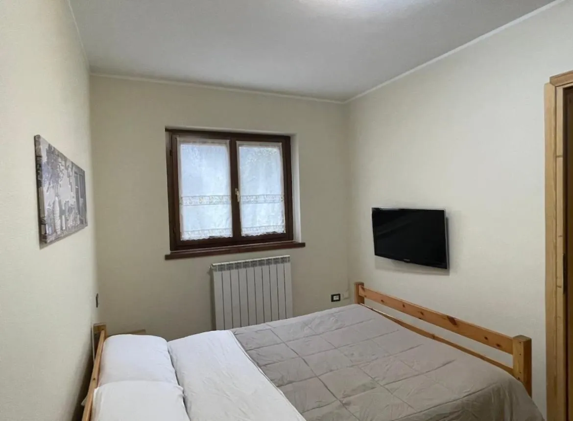 Apartment Appartamento Con Giardino E Box In Valmalenco Torre di Santa Maria