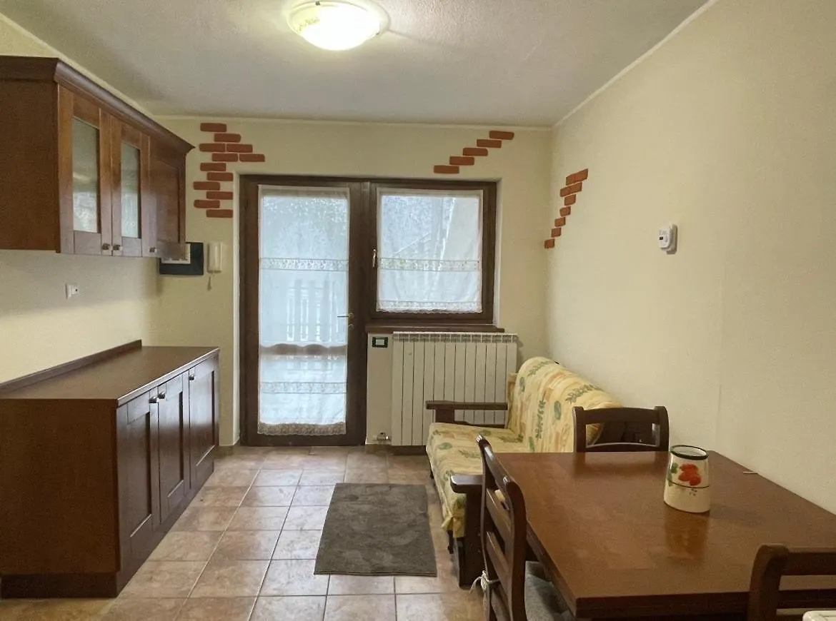 Appartamento Con Giardino E Box In Valmalenco Torre di Santa Maria 0*,  Italia